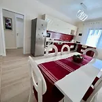 شقة New Bazaar Cozy 4 *