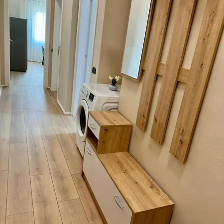 New Bazaar Cozy 4 地拉那